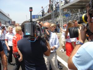 Antonio Lobato Instagram - Recuerdos del GP de Brasil 2006. Segundo título de @fernandoalo_oficial con más de 10 millones de espectadores detrás de la pantalla. Nervios, emoción, muchas horas de directo, fiesta… ¡Qué recuerdos!