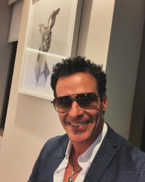 Antonio Sabàto, Jr. Instagram - Night in Sydney 🇦🇺
@ditaeyewear