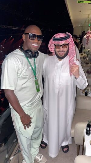 Antonio Tarver Instagram - Another Historical Event brought to you by His Excellency Turki Alalshikh @turkialalshik 

#riyadhseason #riyadhsaudiarabia🇸🇦 #Undisputed #RingOfFire 🔥 #goldstarpromotions #KingdomArena #FightOfTheCentury #FightOfTheYear #FuryUsyk 🇬🇧 🇺🇦 

So blessed to have been apart and witness such an historical event and the fight lived up to the billing… By far the biggest boxing event I’ve had the privilege to attend. 💐 Thank you His Excellency @turkialalshik 

The Most Interesting Man In The World! 🌎