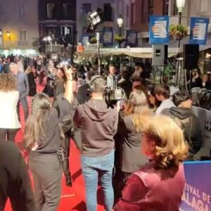 Antonio Velázquez Instagram - FESTIVAL DE MÁLAGA 
@festivalmalaga 
Gracias Malaga por hacernos vibrar de esa manera tan bonita . 💚🤍💚
@portagomoda