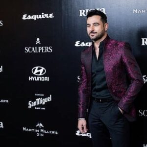 Antonio Velázquez Instagram - Noche mágica de la mano de @alcalde.jorge, gracias amigo
@esquirees 
@portagomoda 💕
@carcelen_mgmt @pedro.rodriguezrivero