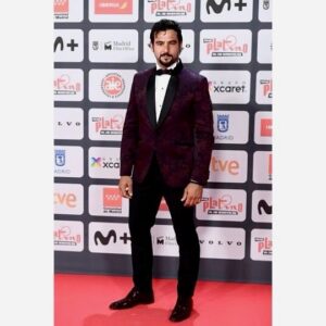 Antonio Velázquez Instagram - Noche de reencuentros ❤️🎬 🎥 
Gracias @premios_platino 
#totallook @portagomoda 
@laliga