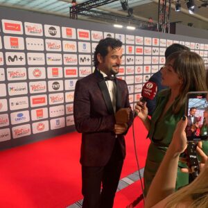Antonio Velázquez Instagram - Noche de reencuentros ❤️🎬 🎥 
Gracias @premios_platino 
#totallook @portagomoda 
@laliga