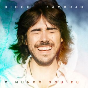 António Zambujo Instagram - Já saiu o primeiro single do meu filho @diogozambas. Desfrutai!
#diogozambujo #omundosoueu #zambascorporate #carinhatãolinda! #damãesótemossinais… #eocabelo… #estánofilmedosérgiomourão #aquelequesaiuagora! #aseguirentraagosto #ouláoqueé #masébomofilme! #vãoverquemerece