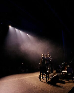 António Zambujo Instagram - Foram 3 noites espectaculares. Muito obrigado a todos! Seguimos para o Coliseu do Porto, dias 16 e 17 de Fevereiro 🫶🏾

📷 Sebastião Ferreira

#ZambasCorporate #Cidade