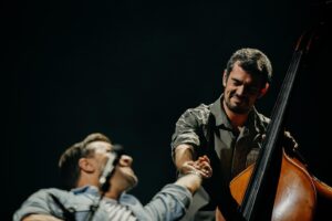 António Zambujo Instagram - Somos sempre muito felizes no Porto. Ontem celebrámos a entrada do nosso Brito nos entas e ainda recebemos a visita do Zé Bacelar. Muito obrigado a todos por estes dois dias. Beijos e abraços deste que tanto vos quer

📷 Simão Costa

#ZambasCorporate #Cidade
