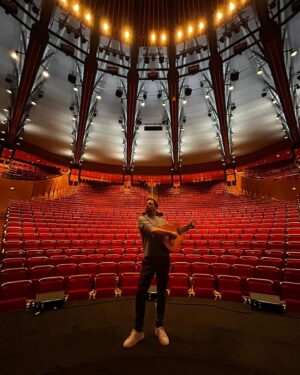 António Zambujo Instagram - BAMBOLEO! Já estamos em Colónia. Hoje às 20h na @koelnerphilharmonie 

#ZambasCorporate #Cidade #Berlin #Koln #Germany