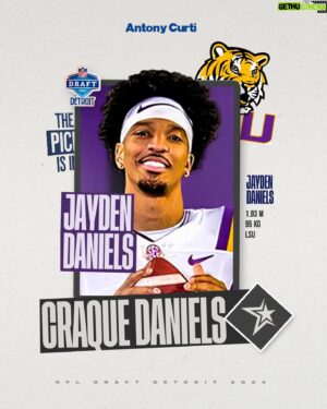 Antony Curti Instagram - Quer conhecer um pouco mais sobre os QBs do Draft 24?

🏈 Caleb Williams é um mágico, sente a pressão e de repente cria jogadas que ninguém espera. 

🏈 Drake Maye é o protótipo de um QB, capaz de fazer todos os lançamentos que um quarterback precisa e o protótipo da posição na NFL. 

🏈 Jayden Daniels é o craque, o playmaker. 50 TDs, ataca o perímetro, corre de uma maneira incrível e qualquer jogada pode ser um home run com ele. 

🏈 J.J. McCarthy é o campeão e o destemido, segura a bola ate o último instante para passar sob pressão e não tem medo de seguir seus instintos, sobretudo no meio do campo. 

🏈 Michael Penix Jr. é o vertical, com uma produção fabulosa em passes no fundo do campo e capaz de uma big play em qualquer setor profundo. 

🏈 Bo Nix, experiente, é o processador perfeito para passes curtos e um sistema com run pass option e screens. 

Qual seu preferido? Descubra em qual time eles vão jogar hoje a partir das 21h, na ESPN2 e Star  . Te esperamos! #NFLnaESPN #DraftnaESPN
