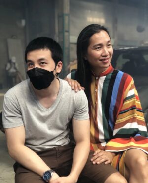 Anucha Boonyawatana Instagram - ขอลงรูปคู่กับคนเขียนบทซีรีส์ #NotMeSeries คุณเอ็ม ฤทธิไกร เนื่องจากเป็นซีรีส์เด็กผู้ชายวิ่งไปวิ่งมา มีความโลดโผน เราก็ต้องการชายหนุ่มมาร่วมในทีมเขียนบทค่ะ พวกฉากรัดคอ ฉากต่อยตี คำพูดอินไซด์ผู้ชาย(ที่กะเทยและผู้หญิงคิดไม่ได้) ก็จะเป็นฝีมือของเขาคนนี้ ถูกใจไม่ถูกใจ เชิญไปชื่นชม ให้กลจ หรือก่นด่า สาปแช่ง (เมื่อเจอตัว)ได้เลยค่ะ

ช่วงนี้เห็นผู้ชมหลายท่านถกเถียงกันเรื่องทำไมหนัง ละคร ซีรีส์ของไทยถึงพัฒนาไม่เท่ากับของต่างประเทศ มีไม่น้อยที่มองว่า “บท” คือปัญหาสำคัญ 

บทที่ดี ไม่ใช่ของราคาถูกค่ะ เพราะต้องอาศัยระยะเวลาในการทำงานที่ยาวนานแรมปี กรั่นกรองประสบการณ์ชีวิต รีเสิร์ชข้อมูล เขียนแก้ไปมา ตรวจทาน จับผิด อ่านแล้วลืม ลืมแล้วอ่านอีกครั้ง เพื่อหาทางอุดช่องโหว่ให้ได้มากที่สุด ให้เรื่องราวน่าเชื่อถือและสนุกน่าติดตาม การเขียนบทจึงเป็นงานที่หนัก ไม่แพ้งานโปรดักชั่นในส่วนอื่นๆเลยค่ะ 

ส่วนแบ่งทางการตลาดของหนัง ละคร ซีรีส์ไทยในตลาดโลก มีมูลค่าน้อย ก็ย่อมเป็นธรรมดาที่เงินลงทุนก็ต้องน้อยตามไปด้วย ตามหลักสากลแล้ว สัดส่วนของค่าจ้างคนเขียนบทจะประมาณ 2-3% ของงบประมาณโปรดักชั่นทั้งหมด เมื่อเงินลงทุนน้อย ค่าบทก็น้อยตามไปด้วยอย่างหลีกเลี่ยงไม่ได้ ภาพรวมของอาชีพคนเขียนบทไทยจึงอาจจะต้องเขียนให้ได้ 3-5 เรื่องต่อปี จึงจะได้ค่าจ้างเพียงพอในการดำรงชีวิต แทบเป็นไปไม่ได้ที่จะมาทุ่มเทเวลาพัฒนาบทเรื่องเดียวเป็นปีๆ 

แต่ก็ไม่ใช่ว่าจะไม่มีบทหนัง ละคร ซีรีส์ไทยดีๆออกมาเลยนะคะ เราก็เห็นการพัฒนาอย่างต่อเนื่อง ทั้งวิธีการเล่าเรื่อง พล็อตและประเด็นแปลกใหม่ต่างๆ  ผู้ชมก็สามารถเลือกรับชม สนับสนุนเรื่องที่ดีๆได้ตามใจต้องการค่ะ

ในอนาคตคิดว่าต้องพัฒนา content ให้แข่งขันได้ในตลาดโลกด้วย เพื่อให้เงินลงทุนมันสูงขึ้นค่ะ จะได้เอาเงินมาลงที่บท เขียนมันไปเลยค่ะเรื่องเดียว 1 ปี จะเอาเงินไปใช้ชีวิตเอาประสบการณ์มาลง รีเสิร์ชให้แน่น จะแปลบทเป็นภาษาอังกฤษ แล้วจ้าง script doctor ต่างชาติมานั่งจับผิด ตรงนี้คนงง ตรงนี้ไม่สนุก ตรงนี้มีช่องโหว่ ก็จะนั่งแก้ให้หมด เอาให้ดีเลิศไปเลยค่ะ