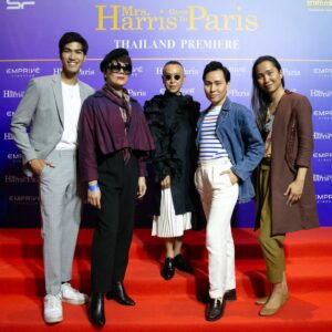 Anucha Boonyawatana Instagram - ไปดูหนังเรื่อง Mrs. Harris goes to Paris กับน้องออฟ แมวหนุ่มหล่อมาค่ะ 

ในงานได้เจอกับพี่จ๋อม Designer แบรนด์ Theatre Bangkok ซึ่งเป็นแบรนด์โปรดของนุชี่ ใส่ตลอด ใส่ทุกวัน ทั้งออกกอง ออกงาน เดินพรมแดง ท่องเที่ยว ลุยป่า ลุยน้ำ ก็ต้องมีเสื้อคลุมของ Theatre ค่ะ 

พี่อาร์ตอารยา แนะนำว่าควรแต่งชุดสั้นๆ ไม่ต้องเสื้อคลุมยาวตลอดก็ได้ ดีค่ะ เดี๋ยวต่อไปจะซื้อจุดโป๊ๆ ครอปๆ มาใส่มากขึ้น

ขอบคุณน้องเอิร์ธออสการ์ที่ชวนไปดูหนังนะคะ ชอบมากกก  หนังเป็นเรื่องของป้าคนหนึ่งที่ทำงานเป็นแม่บ้านแต่อยากไปซื้อชุด haute coulture ของ Dior เนื้อเรื่องมีความเพ้อฝันแต่ทำได้น่ารักลงตัว แถมห้องเสื้อ Dior ยังสนับสนุนชุดโบราณของจริงที่มีความสำคัญทางประวัติศาสตร์มาให้ถ่ายหนังเรื่องนี้ด้วย ฉาย exclusive ที่ sf เท่านั้นค่ะ ใครชอบหนังเกี่ยวกับห้องเสื้อแฟชั่นชั้นสูงควรรีบไปดูกันด่วนค่ะ