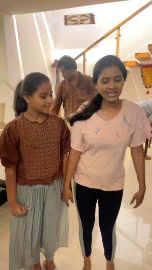 Anumol Instagram - Happy birthday Reena @deepabalu__official ❤️❤️❤️ 

@riyamanoj_official 

#bts #locationfun