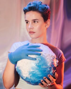 Anuna De Wever Instagram - I feel very honored to be a part of the brand new @carmendevoss photo exhibition “Warriors, come out to play”. 

The exposition features portraits of activists, feminists and fellow warriors who are changing this world 🌎 

Have you already visited the show at @ccdefactorij? Let me know! ❤️

📸: @carmendevoss 
MUA: @agnesdenengelsman 

•
•
•
•
•
#climate #climatechange #peoplenotprofit #nature #environment #earth #globalwarming #sustainability #climatestrike #strike #savethedate #green #climateaction #climatecrisis #sustainable #vegan #lgbtcommunity #queer #nonbinary #lesbian #photography #art #portrait