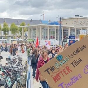 Anuna De Wever Instagram - Today, we occupied the streets of Belgium in Ghent, Louvain-La-Neuve, Antwerp and Mens 📣🌎 - swipe to see the crowd!

Why was today important? 

We are going toward a world of 3 to 4 degrees warming, which is a world no one can live in.

This is not because we don’t have the solutions or knowledge to prevent it, but because we continue building a system that exploits people and planetary boundaries. 

Today’s policy-makers do not have things under control, although they want you to think they do. 

Currently our country, Belgium, doesn’t even have a federal agreement to put to on the table at COP26. 

We need to do more. Much, much more. 

This is why as @youth.for.climate will go to #COP26 to keep the pressure high, make sure people are informed and to hold our leaders accountable. 

Our participation is possible because of all of you who joined us on the streets today, and who have helped by spreading the word online. 

As the future generation, we are strong, loud and united. We will not give up, and will keep demanding a seat at the decision-making table. 

So get ready, because the next step is a big one: #COP26! 💪🏼🌎

#GlobalClimateStrike