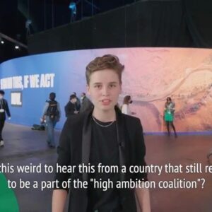 Anuna De Wever Instagram - As a reminder of what #Belgium is actually doing at #COP26 right now: 

❌ Has no federal agreement on a common target

❌ Refuses to be part of high ambition coalition

❌ Has zero willingness to put pressure on international global targets

And at the same time, we are preaching about reaching the targets of the Paris agreement while we know the 2030 and 2050 targets are actually leaving millions of people behind. At the current rate we will exceed our carbon budget in about 6 years. 

This means every next generation will inherit a world that becomes more and more uninhabitable as climate change will be irreversible. 

We are destroying the very ecosystems that are keeping us alive. By 2050 we will have more than half a billion extra climate refugees. In 4 years from now, half of the world’s population will have experienced water scarcity and adaptation costs for continents like Africa will become so high that they’ll have to use the financial resources for education, healthcare and food supplies. 

Don’t be fooled. We are not on track. To be honest, contrary to our politicians, we are today deciding that some lives are not worth saving. And we know people will die. Most often the people that are least responsible for the climate crisis and already live in vulnerable livelihoods and communities. 

We are here as activists to put pressure on these policies, and speaking the truth about what is happening is the essence of that pressure. 
Share this video. Help us to spread the truth. Help us to hold them accountable!

🎥 @thomas.maddens