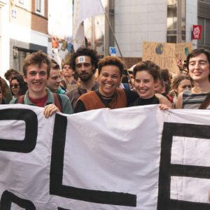 Anuna De Wever Instagram - If I can’t dance, it’s not my revolution ✊🏼

📸: Jonito Arguelles 

#PeopleNotProfit @youth.for.climate 
#friends #activism #climate #lgbtqi