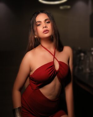 Anupama Agnihotri Instagram - Fashion is the armor to survive everyday life

📸 @portraitdeewana 
Mua  @mua_shwetavijay 
Stylist @style_deintrepide 
 
#fashionstyle #look #armor #fasion #xo #sections #instadaily #dresses #dress #instadaily #teamlfg #anupmaagnihotri
