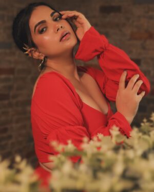 Anupama Agnihotri Instagram - Paint the town red.

📸  @portraitdeewana 
Mua @mua_shwetavijay 
Stylist @style_deintrepide 
@anupmaagnihotri 

#look #looks #xoxo #sections #photo #fashionstyle #page #explore #anupmaagnihotri