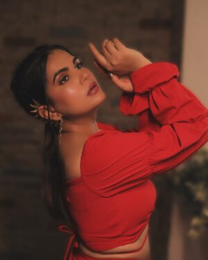 Anupama Agnihotri Instagram - Paint the town red.

📸  @portraitdeewana 
Mua @mua_shwetavijay 
Stylist @style_deintrepide 
@anupmaagnihotri 

#look #looks #xoxo #sections #photo #fashionstyle #page #explore #anupmaagnihotri