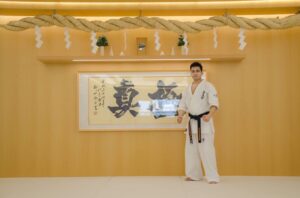 Anusheel Chakrabarty Instagram - 𝐀𝐭 𝐭𝐡𝐞 𝐃𝐚𝐢𝐤𝐚𝐧𝐲𝐚𝐦𝐚 𝐃𝐨𝐣𝐨 @kyokushin_daikanyama 𝐨𝐟  𝐨𝐮𝐫 𝐈𝐊𝐎 𝐤𝐲𝐨𝐤𝐮𝐬𝐡𝐢𝐧𝐤𝐚𝐢𝐤𝐚𝐧 (𝐈𝐊𝐎𝟏)𝐚𝐭 𝐒𝐡𝐢𝐛𝐮𝐲𝐚-𝐤𝐮,𝐓𝐨𝐤𝐲𝐨 𝐉𝐚𝐩𝐚𝐧 🇯🇵 𝐟𝐨𝐫 𝐭𝐡𝐞 𝐈𝐧𝐭𝐞𝐧𝐬𝐢𝐯𝐞 𝐭𝐫𝐚𝐢𝐧𝐢𝐧𝐠 𝐜𝐨𝐮𝐫𝐬𝐞,𝐈 𝐰𝐚𝐬 𝐭𝐡𝐞 𝐲𝐨𝐮𝐧𝐠𝐞𝐬𝐭 𝐚𝐧𝐝 𝐥𝐨𝐰𝐞𝐫 𝐃𝐚𝐧 𝐫𝐚𝐧𝐤𝐞𝐝 𝐢𝐧𝐝𝐢𝐯𝐢𝐝𝐮𝐚𝐥 𝐚𝐦𝐨𝐧𝐠𝐬𝐭 𝐭𝐡𝐞𝐦 𝐚𝐥𝐥 𝐭𝐨 𝐚𝐭𝐭𝐞𝐧𝐝 𝐭𝐡𝐞 𝐜𝐨𝐮𝐫𝐬𝐞.

𝐓𝐡𝐞 𝐃𝐚𝐢𝐤𝐚𝐧𝐲𝐚𝐦𝐚 𝐃𝐨𝐣𝐨 𝐢𝐬 𝐧𝐨𝐭 𝐨𝐧𝐥𝐲 𝐭𝐡𝐞 𝐩𝐥𝐚𝐜𝐞 𝐰𝐡𝐞𝐫𝐞 𝐛𝐥𝐚𝐜𝐤 𝐛𝐞𝐥𝐭𝐬 𝐟𝐫𝐨𝐦 𝐚𝐥𝐥 𝐚𝐫𝐨𝐮𝐧𝐝 𝐭𝐡𝐞 𝐰𝐨𝐫𝐥𝐝 🌎 𝐮𝐩𝐝𝐚𝐭𝐞 𝐭𝐡𝐞𝐢𝐫 𝐭𝐞𝐜𝐡𝐧𝐢𝐪𝐮𝐞𝐬, 𝐢𝐭 𝐢𝐬 𝐚𝐥𝐬𝐨 𝐚 𝐛𝐞𝐚𝐮𝐭𝐢𝐟𝐮𝐥𝐥𝐲 𝐝𝐞𝐬𝐢𝐠𝐧𝐞𝐝 𝐞𝐧𝐯𝐢𝐫𝐨𝐧𝐦𝐞𝐧𝐭 𝐭𝐨 𝐜𝐫𝐨𝐬𝐬 𝐜𝐮𝐥𝐭𝐮𝐫𝐚𝐥 𝐟𝐫𝐢𝐞𝐧𝐝𝐬𝐡𝐢𝐩 𝐚𝐦𝐨𝐧𝐠 𝐛𝐫𝐚𝐧𝐜𝐡 𝐜𝐡𝐢𝐞𝐟𝐬 𝐚𝐧𝐝 𝐚𝐝𝐯𝐚𝐧𝐜𝐞𝐝 𝐬𝐭𝐮𝐝𝐞𝐧𝐭𝐬,𝐢𝐭 𝐰𝐚𝐬 𝐚𝐧 𝐚𝐰𝐞𝐬𝐨𝐦𝐞 𝐞𝐱𝐩𝐞𝐫𝐢𝐞𝐧𝐜𝐞 𝐟𝐨𝐫 𝐦𝐞 𝐭𝐡𝐚𝐧𝐤𝐬 🙏 𝐭𝐨 𝐒𝐞𝐧𝐬𝐞𝐢 𝐀𝐧𝐚𝐧𝐝 𝐋𝐚𝐥 𝐑𝐚𝐣𝐮 𝐟𝐨𝐫 𝐫𝐞𝐜𝐨𝐦𝐦𝐞𝐧𝐝𝐢𝐧𝐠 𝐦𝐞 𝐟𝐨𝐫 𝐭𝐡𝐢𝐬 𝐂𝐨𝐮𝐫𝐬𝐞.𝐁𝐢𝐠 𝐭𝐡𝐚𝐧𝐤 𝐲𝐨𝐮 ☺️.

𝐃𝐨𝐧𝐭 𝐤𝐧𝐨𝐰 🤷‍♂️ 𝐰𝐡𝐚𝐭 𝐰𝐢𝐥𝐥 𝐛𝐞 𝐢𝐧 𝐭𝐡𝐞 𝐟𝐮𝐭𝐮𝐫𝐞 🤔 𝐛𝐮𝐭 𝐲𝐞𝐚𝐡 𝐢𝐭’𝐬 𝐭𝐢𝐦𝐞 𝐟𝐨𝐫 𝐦𝐞 𝐭𝐨 𝐬𝐞𝐭 𝐧𝐞𝐰 𝐠𝐨𝐚𝐥𝐬.

𝐋𝐢𝐯𝐢𝐧𝐠 𝐦𝐲 𝐝𝐫𝐞𝐚𝐦! 𝐀𝐦𝐞𝐧.𝐎𝐬𝐮!!
.
.
𝐏𝐢𝐜 𝐜𝐨𝐮𝐫𝐭𝐞𝐬𝐲: @guruclef82 👌👍

#daikanyama #daikanyamadojo #shibuya #ikokyokushinkaikan #iko1 #ichigeki #kyokushin #kyokushinkarate #karatelife #karatelove #karatelover #karateintotheolympics #kanchomatsui #sensei #senseianusheelchakraborty #karateka #blackbelt #fighter #karatechampion #tokyo #japan #intensivetraining #course #techniques #2017 #karatephotography #livingmydream #bhfyp #osu