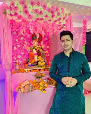 Anusheel Chakrabarty Instagram - #day2  गणपती बाप्पा मोरया पुढच्या वर्षी लवकर या ❤️‍🩹🙏

𝐎𝐮𝐭𝐟𝐢𝐭𝐬 : @manyavar 

🕉

🕉

🕉

🕉

🕉

#ganpati #bappa #ganpatibappamorya #anooshilchakrabartty #actor #bollywood #mumbai #ganesha #maharashtra #ganesh #ganpatibappa #bappamorya #ganeshchaturthi #india #ganpatifestival #bappamajha #ganeshutsav #official #pune #chintamani #mumbaiganpati #mangalmurtimorya #ganeshotsav #lordganesha #bappalover #hindu #ig #photography #instagram