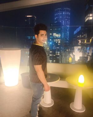Anusheel Chakrabarty Instagram - 𝗜’𝗺 𝘀𝗶𝗺𝗽𝗹𝘆 𝗠𝗮𝗱 𝗳𝗼𝗿 𝘁𝗵𝗶𝘀 𝗰𝗶𝘁𝘆｡🌃

⭑

⭑

⭑

⭑

#mumbai #mumbaikar #mumbai_igers #mymumbai #itz_mumbai #mumbai_uncensored #_soimumbai #mumbai_ig #everydaymumbai #mumbai_diaries #mumbaiindians #instamumbai #things2doinmumbai #mumbaimerijaan #foodofmumbai #mumbaibizarre #mumbaifoodlovers #somumbai #mumbaistreetfood #mumbaiskyline #thingstodoinmumbai #mumbailife #mumbaiuntold #mumbaigram #mumbaistagram #mumbainightlife