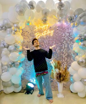 Anusheel Chakrabarty Instagram - Well deserved lines for my bday decor! That made me add this audio!! 🙃

#birthdaydecor #birthday #anooshilchakrabartty #anusheelchakrabarty #nushchakra #birthdaydecoration #birthdayparty #eventplanner #babyshower #decor #partydecor #bridalshower #balloons #party #birthdaydecorations #birthdayboy #weddingdecor #partyplanner #decoration #eventdecor #balloondecor #birthdayideas #birthdaycake ##partydecorations #happybirthday #birthdayballoons #balloongarland #tabledecor #partyideas