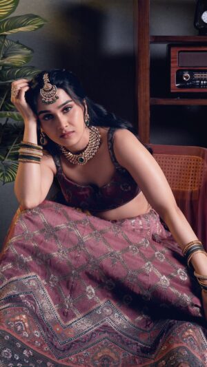 Anushka Kaushik Instagram - Choose your flavour wisely 🫠
.
.
Photography - @_prajwalkhade 
Outfit - @niyanta_offical 
Jewellery - @shillpapuriidesignerjewellery 
Stylist - 
@thisisarpitaaa 
Makeup - @upasana.chh__ 
Hair - @parvatisingh77 
Assistant stylist - @prajaktathestylist 
Studio - @dotmediabase 
Managed by - @hardikgambhir