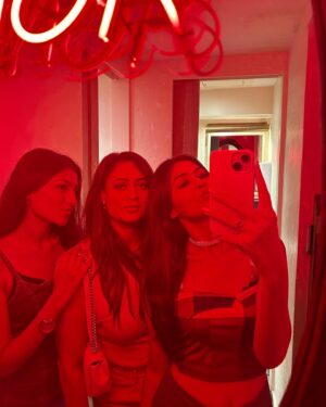 Anushka Merchande Instagram - 9teen!🪩🎀🧁🩰💌

#anushkamerchande #actress #birthday #nineteen #explore #foryou #instagood #bollywood