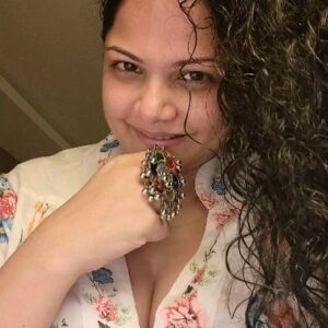 Anuya Bhagvath Instagram - Candid ! #actor #actress #tamilactress #smile #zeromakeup  #justshowered