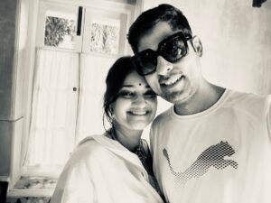 Anvita Dutt Instagram - #shauq ♥️ yeh voh gaana hai jisko hum lyricist doston ne sunn ke kahaa ‘ohho Varun ko to best gaana mil gaya @itsamittrivedi se.’ @vidushak bhi iss baat se sehmat hain ahahahaha yeh raat ki nadi mein ek khayaal sa behta gaana aapke naam ♥️

@netflix_in @officialcsfilms @kans26 @anvita_dee @tripti_dimri  @babil.i.k @swastikamukherjee13 @samirkochhar @amit.sial  @girijaoakgodbole @actor_tasveer_kamil @nowitsabhi  #AadhyaJha  #ManujMittra  @saurabhma @an5hai @siddharthdiwan @manasmittal @lifaafa_ @veerakapuree @nikitashak
@pritam_gram @itsamittrivedi @ze_iyer @ankitmalik3 @philmcgi @castingbay @saggydeee @redchillies.colour @kausarmunir @vidushak @amitabhbhattacharyaofficial @swanandkirkire @sireeshabhagavatula @shahidmallya @ashley.lobo @makarandsurte #VivekDey @arpan.gaglani @gr.kapil @foram_gotecha @SachinBhanushali #PranamPansare
@tanyawasir @roohidevgan
