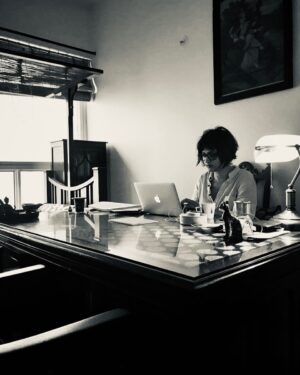 Anvita Dutt Instagram - How can something that makes you clutch at your head like so many straws give you such joy? Theworldisabouttoend look on my face means that, in the story, it actually is. 

#love #writing# stories