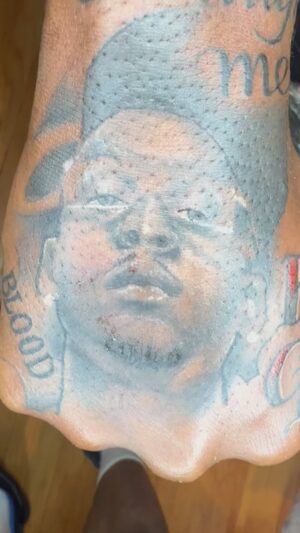 Anwan Glover Instagram - My birthday gift 🎁 to my self more fresh ink ✍🏾 @dabandita.r.t you went detail to detail fam I appreciate you got my baby boy tattooed on me for my birthday ❤️🔐💯 LOVE YOU SON - KG FOREVER UPT 💪🏽👑💯🙏🏽