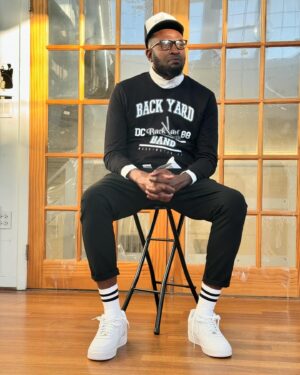 Anwan Glover Instagram - Gm my people clear vision is the best version of you stay the path no matter how hard and tuff the road may get always know it’s you to complete the journey at the end of your mission G #imjustanuptownboy #backyard4life baby 👑💯⏰✌🏾❤️