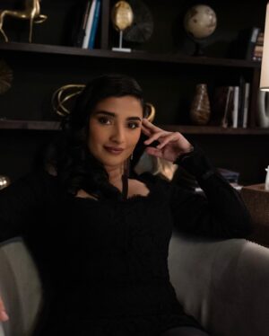 Anya Banerjee Instagram - Tonight 10pm ET on @nbc ⭐️
S10 E2 “The Whaler” @nbcblacklist 
#SiyaMalik is in for a wide ride! 💋

👗@christinebeancostumes @dhlglobe 
💄 @makeupby_dena 
💇🏽‍♀️ @kaylanpaisley 

Written by @shennman 
Dir. Michael Caracciolo
Stunts: @cort_hessler @nitashabhambree 
#TheBlacklist