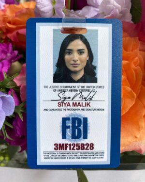 Anya Banerjee Instagram - "See ya, Siya!" ✌🏽
#thatsawrap #TheBlacklist #SiyaMalik
Special thanks to the cast and crew who welcomed me into the Blacklist family over last 8 months. It’s been an honour!