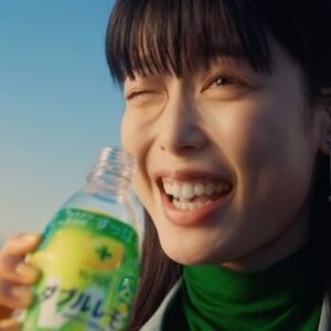 Aoi Yoshikura Instagram - 📢お知らせです📢
キレートレモンのCMに出演させて頂きました✌️
すっぱうま！なキレートレモンぜひ飲んでくださいねっ🍋
そしてCM見かけたら教えてね🫶🏻

※お誕生日前だったので撮影終わりにお祝いして頂いて大喜びな私🕺🏻

#キレートレモンダブルレモン