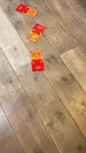 Apisit Opasaimlikit Instagram - แต้ะเอียไม่สน ถ้ามีขนมทำให้ทุกอย่าง #ออลลี่ #frenchy #frenchbulldog #chinesenewyear