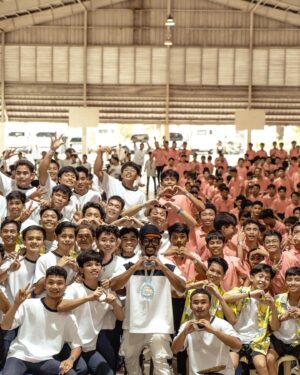 Apl.de.Ap Instagram - Electrifying the Philippines means giving the next generation a better future - whether that’s through a concerted effort to curb the dangerous effects of climate change - or economical, in making sure that all people are given the opportunity to participate in the new field of EV from an early stage.

I was blown away by the reception from the Sisters of Mary Schools in Cavite. Thanks you so much for the time and I hope that I can visit you all again soon. #ElectrifyPH