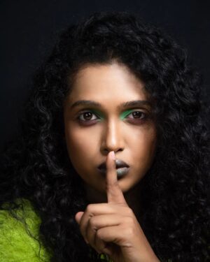 Apoorva Bhardwaj Instagram - Hush hush hush! 
.
.
Photography and edit @koushik.gowda_ @koushikgowdaphotography 
.
MUA @glamupby_rakshajois 
.
.
.
.
#greeneyes #portrait #hush #curlyhairactress #curlsandcurves #apoorvabharadwaj