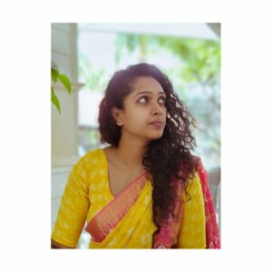 Apoorva Bhardwaj Instagram - I caught you looking at me...
.
.
.
.
.
.
.
.
.
#saree #sareelove #sareelovers #sareesofinstagram #southindianactor #kfi #actor #actors #kannadaactress #candid #yellow #bangalore #curls #curlyhair #curlyhairmodel #smiles #happy #karnataka #nomakeup #nosepiercing #nosering #natural #naturallight #apoorvabharadwaj