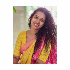 Apoorva Bhardwaj Instagram - I caught you looking at me...
.
.
.
.
.
.
.
.
.
#saree #sareelove #sareelovers #sareesofinstagram #southindianactor #kfi #actor #actors #kannadaactress #candid #yellow #bangalore #curls #curlyhair #curlyhairmodel #smiles #happy #karnataka #nomakeup #nosepiercing #nosering #natural #naturallight #apoorvabharadwaj