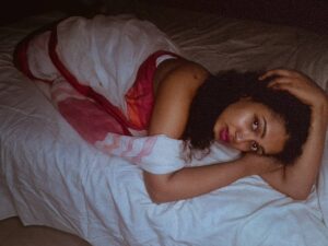 Apoorva Bhardwaj Instagram - Abhi na jaao chod kar ke dil abhi bhara nahi...
.
.
.
.
.
.
#cottonsarees #nosepins #curlyhair #curlyhairactress #southindianactress #curls #dusky #curlsandcurves #actor #kfi #telugu #kerala #artist #acting #audition #act #selfportrait #minimalist #kannadaactors #sareelove #elegance #comfort #photoshoot #instamood #monsoon #mood #films #apoorvabharadwaj
