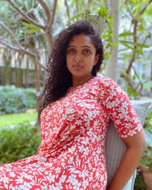 Apoorva Bhardwaj Instagram - All I notice is the color compatibility.
.
.
.
.
.
.
.
.
.
.
#actor #actorlife #septum #nosepins #curlyhair #curlsandcurves #floral #nature #septumring #Bangalore #cafés #love #expressive #expression #actors #real #southindianfilms #trees #confidence #dusky #loveforcameras #phoneclick #apoorvabharadwaj