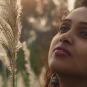 Apoorva Bhardwaj Instagram - The sun, these rocks and the river would have witnessed innumerable stories since and for eternity. Will I be their favorite one?
.
.
.
#curlyhairactress #apoorvabharadwaj
