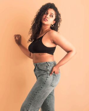 Apoorva Bhardwaj Instagram - Unapologetically me.
.
.
Edited by @thekoushikgowda 
.
.
#apoorvabharadwaj #curlyhairactress