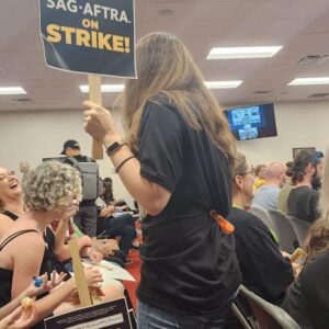April Billingsley Instagram - Me putting a chip clip on my shirt thinking no one would be taking a picture of my back… thanks for the pic @bridgitc_thatmakeupchick! 🤣 #sagaftrastrong #solidarity #weareone #sagaftrarally #actorwardrobehacks 
Yes I put it on before I left the house #noshame
