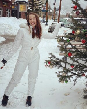 April Billingsley Instagram - I learned today that you aren’t supposed to wear white in the snow… because it makes it impossible to find you in an avalanche 🤣😵 #skitownlove #snowbunny #whoops