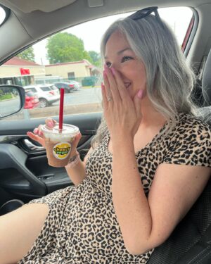 April Schutte Instagram - And just sharing these 3 because I loved my dewy skin and this fab leopard dress!
.
.
.
#greywomen #silverwomen #naturalgreyhair #greyhaircolor #silverhaircolor #grannyhair (not!)