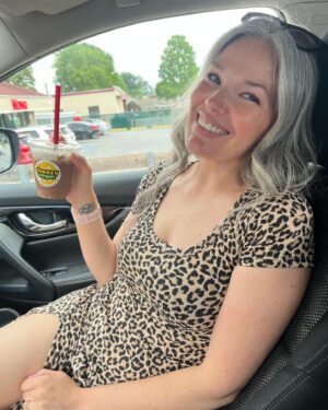 April Schutte Instagram - And just sharing these 3 because I loved my dewy skin and this fab leopard dress!
.
.
.
#greywomen #silverwomen #naturalgreyhair #greyhaircolor #silverhaircolor #grannyhair (not!)