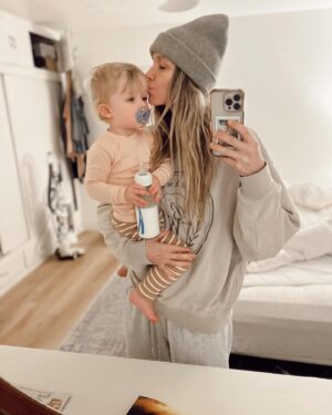 Aqueela Zoll Instagram - This has been such a wild year of change, newness, excitement, and stretching. Rozlo is going to be two in April, and I can barely believe it. Ryan and I are learning, searching, and constantly still feeling humbled and empowered by God’s grace and goodness. Some little snapshots along the way 🤎
#familylifestyle #happyhomeowners #parenthoodmoments